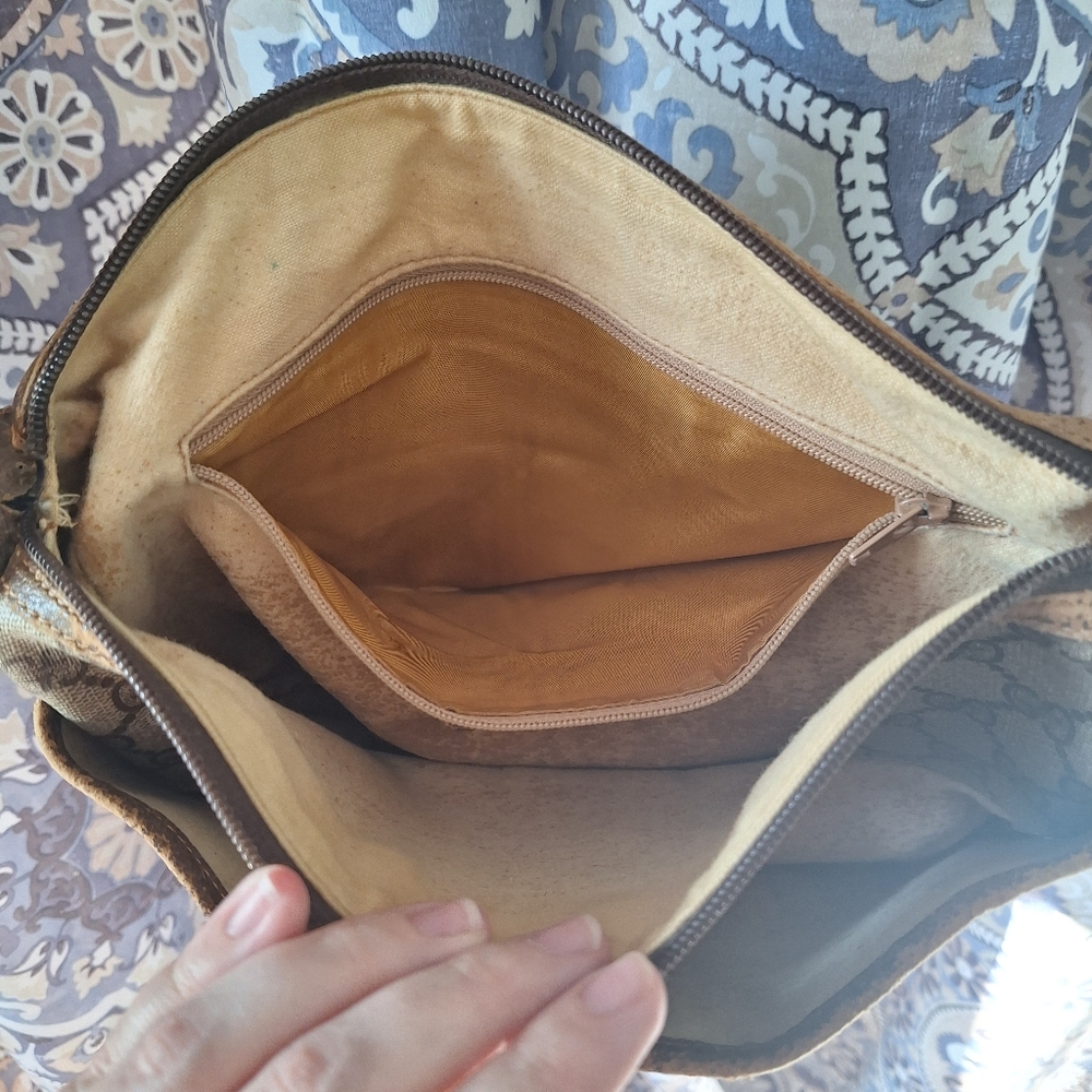 Vintage Gucci Accessory Collection Sherry Crossbody - Picture 11 of 16